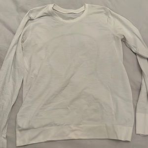 White Lululemon relaxed swiftly long sleeve top. No flaws!!